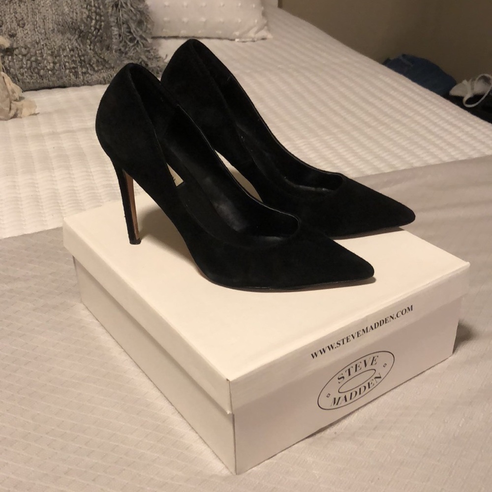 Steve Madden Black Nubuck Heels
